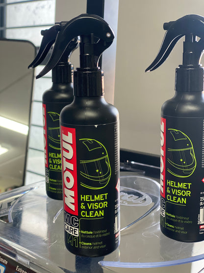 MOTUL M1 Helmet and Visor CLEAN  / Spray 250ml